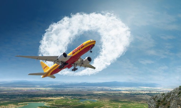 DHL mit grösster Bestellung von nachhaltigem Flugzeugkraftstoff in der Speditionsbranche