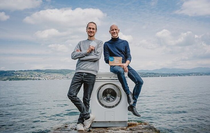 Schweizer Start-up bluu ersetzt mit drei Gramm Waschstreifen kiloweise Waschmittel