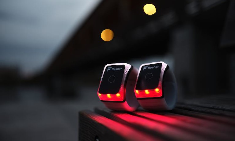 Start-up Flasher entwickelt Hightech-Alternative für Handzeichen für E-Scooter und Fahrräder