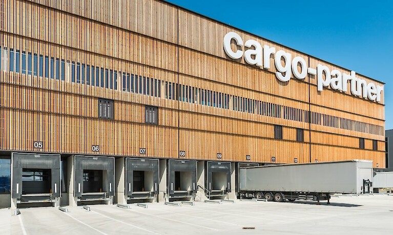 cargo-partner forciert umweltgerechte Lagergebäude in Europa