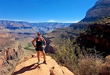 Silvia Nussbaumer bei einer 4-tägigen Wanderung durch den Grand Canyon, Arizona!